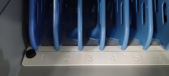Ladekorb AC-Ladekorb DC-Ladekorb und USB-Typ A-Typ C-Volt-Speicher IPad-Ladekabinett mit Rädern für das Klassenzimmer
