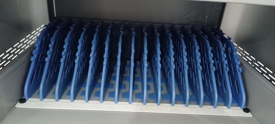 AC-Ladung DC-Ladung und USB-Typ-A-Typ-C-Volt-Speicher IPad-Laderschrank mit Rädern