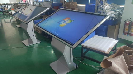CE FCC LED 43-Zoll Werbe-Kiosk-Display Interaktiv Touch Digital Signage Fenster-System für die Geschäftswerbung