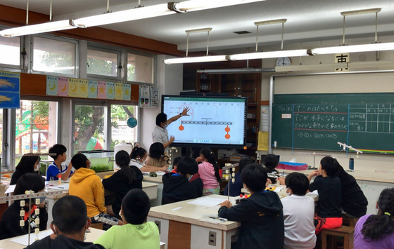 500 cd/m2 Helligkeit LCD Smart Board mit Android OS 14 und oder Grau Schwarz Rahmen Farbe