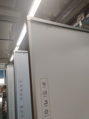Fabrikdirekte interaktive Whiteboard-Smart-Touch-Panel mit IR 20-Touch-Punkten, Keramik- oder glänzender Kunststoffoberfläche, mit 22 Hotkeys auf jeder Seite für schnelle und einfache Navigation, für den Schulunterricht