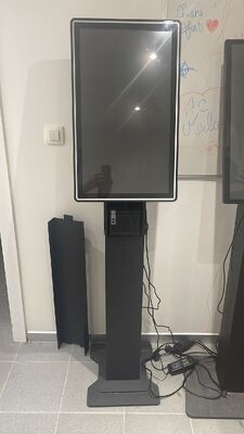 23.8 27 32 Zoll Standing Digital Signage Display Werbung Standing Kiosk