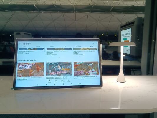 24.5 Zoll 8 GB RAM Bewegliches Video Meeting Touch Monitor Anzeige Desktop und Boden stehen