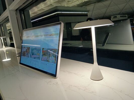 24.5 Zoll 8 GB RAM Bewegliches Video Meeting Touch Monitor Anzeige Desktop und Boden stehen