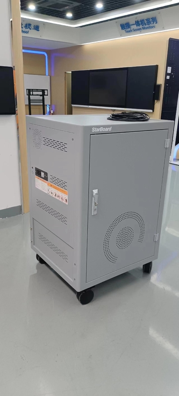 AC-Ladung DC-Ladung und USB-Typ-A-Typ-C-Volt-Speicher IPad-Laderschrank mit Rädern